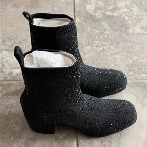 Kenneth Cole Reaction Renee Chelsea Jewel Booties in Black Knit, Size 5 NEW thumbnail 5