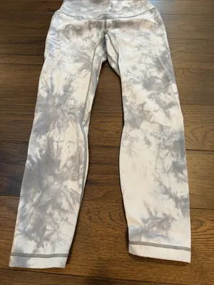 Heynuts High-Waist Tie-Dye Leggings - Medium in Light Gray - C47-004 thumbnail 4