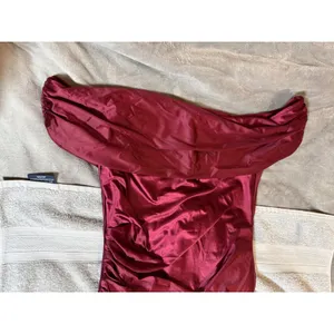 NWOT OYS Medium Maroon Red Elegant Off Shoulder High Split Bodycon Maxi‎ Dress thumbnail 4
