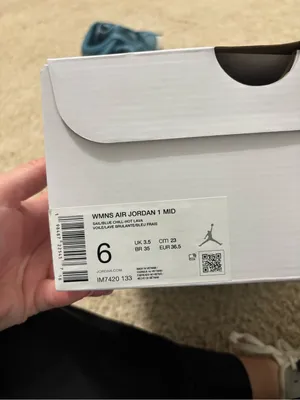 Women’s Air Jordan 1 thumbnail 6