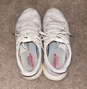 Adidas Sneaker thumbnail 2
