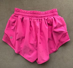 Lululemon L Hotty Hot Low-Rise Short 2.5" Sonic Pink 0 thumbnail 9