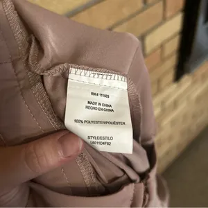 NWT Dillards Love & Piece Collective Mauve Women’s Wide Leg Slacks Button Size S thumbnail 5
