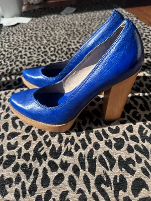 Royal blue Michael Kors platform leather heels  thumbnail 6