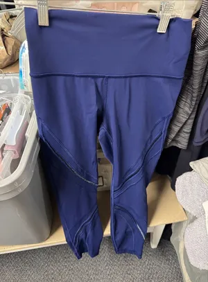 Lululemon crop leggings size 6 // 092028 thumbnail 1