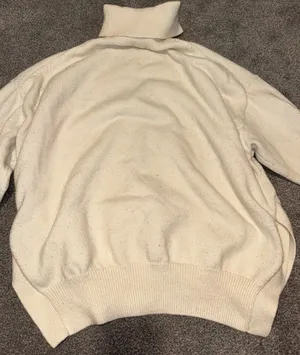 H&M Creme Turtleneck Sweater thumbnail 4