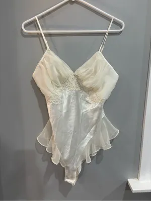 Victoria's Secret 1990's Vintage Teddy Ivory Satin Lace Flounce Small Lingerie thumbnail 9