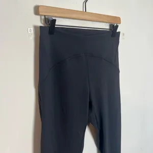 LULULEMON- Instill High-Rise Tight 25" Black Athletic Leggings Workout Running thumbnail 3