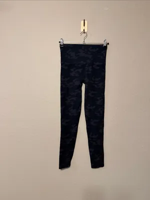 Spanx Look‎ At Me Know Seamless Camo Leggings Size Medium thumbnail 3