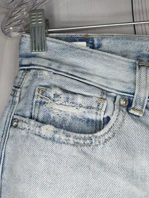 American Eagle Outfitters High-Rise Light Wash Y2K 90's Style Mom Jeans thumbnail 7