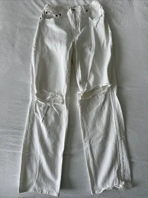 Abercrombie & Fitch 90’s Straight Ultra High-Rise White Jeans with Rips thumbnail 1