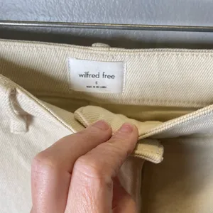 Aritzia Wilfred Women's Cream Modern Cargo‎ Pants Size 6 thumbnail 4