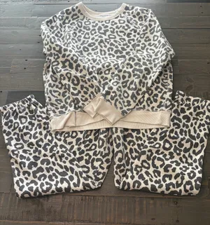 Grayson Threads Leopard Print Sweatshirt Jogger Set M/L Animal Print Lounge thumbnail 1