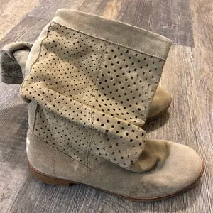 Tom’s boots‎ thumbnail 3