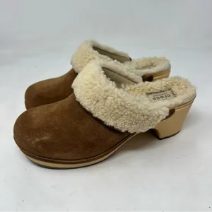 Crocs Sarah Luxe Suede Sherpa Lined Clogs Womens 6 Brown 203413 NWOB thumbnail 3