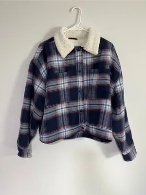 Aerie Cropped Plaid Sherpa-Lined Jacket in Navy thumbnail 9
