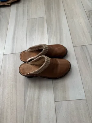 UGGs UGG Chestnut Leather Shearling-Lined Slip-On Clogs thumbnail 2