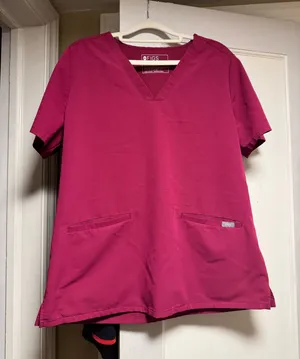 FIGS Scrub Top Casma Three-Pocket Dark Magenta thumbnail 1