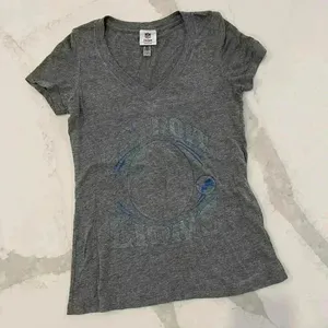 NFL Team Apparel Detroit Lions Gray Graphic V Neck Casual T Shirt Women’s Small thumbnail 1