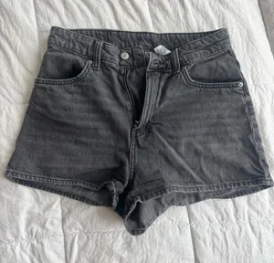 H&M Shorts Denim thumbnail 1