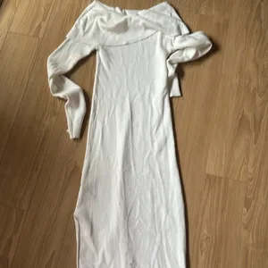 GLASSONS RIBBED WHITE DRESS thumbnail 3