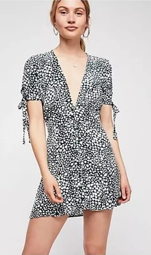 Anthropologie Rue Stiic XS Green White‎ Laguna Heart Print Button Up Mini Dress thumbnail 1