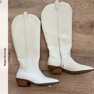 Universal Threads New white cowboy boot 5 wide calf new thumbnail 5