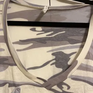Z Supply Women’s V Neck Camouflage T-Shirt thumbnail 3