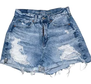 AE distressed denim jean mom shorts American Eagle outfitters size 4 light wash thumbnail 1