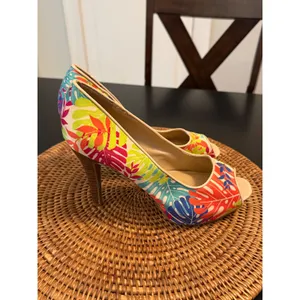 Tropical Peep Toe Platform Pumps Hawaiian‎ Leaf Print Multicolor Heels Size 9M thumbnail 3