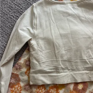 Lululemon Cream Long Sleeve EBB to street thumbnail 2