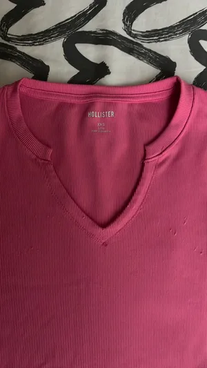 HOLLISTER top thumbnail 4