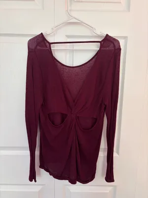 H&M Sweater thumbnail 2