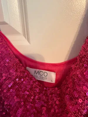 Mod On Trend Hot Pink Sequin Tank Top thumbnail 4