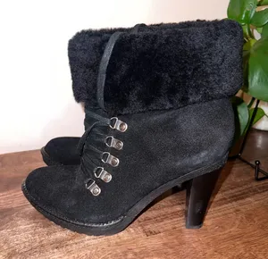 Via Spiga‎ Leya Black Suede Leather Lace Up Heeled Ankle Boots Fur Cuff Size 7.5 thumbnail 1
