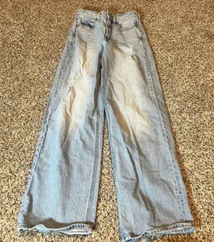 Old‎ Navy Womens Jeans Sky High Wide Leg Light Wash Distressed Size 00 thumbnail 1