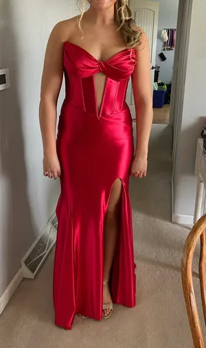 Red Jovani Prom Dress thumbnail 1