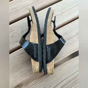 Birkenstock  Sandals🦋 READ DESCRIPTION thumbnail 3