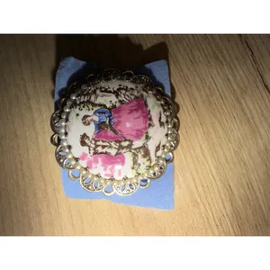 VTG‎ Victorian Oval White Porcelain Brooch Pin Courting Couple Gold tone Pearl thumbnail 2