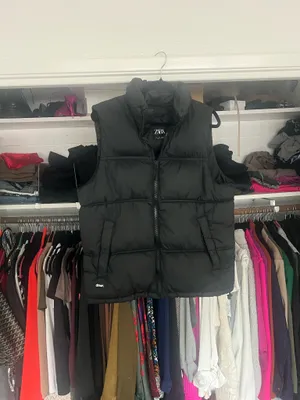 Zara DNWR black puffer vest S  thumbnail 2