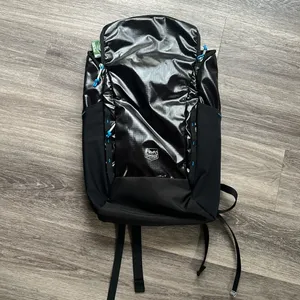 Timber Ridge Xplorer Hiking Pack Backpack Glossy Black thumbnail 2