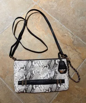 Jessica Simpson Black White Snakeskin Convertible Crossbody Clutch Wristlet thumbnail 1