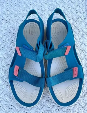 Crocs Women’s green Blue size 7W Sporty Sandals thumbnail 1