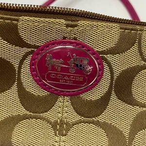 Coach Berry Wristlet Wallet Purse Monogram thumbnail 7