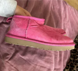 UGG Mini Boots thumbnail 3