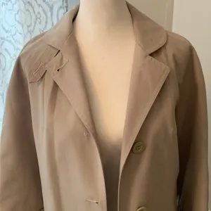 Elegant Beige Trench Coat Tan Size 6P thumbnail 2
