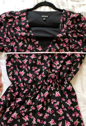 Black Floral Romper V-Neck Surplice ruffle hem, long sleeve size XS thumbnail 4