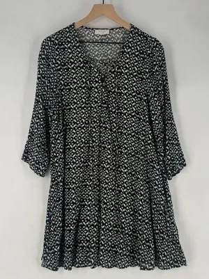 SAGE The Label Black White Abstract Tribal Print Lace-Up V-Neck Tunic‎ Top thumbnail 1