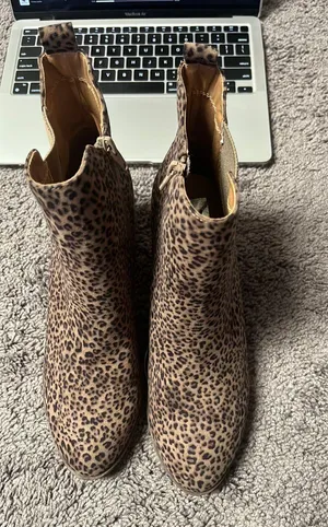 NWOT Boots Size 10 thumbnail 2