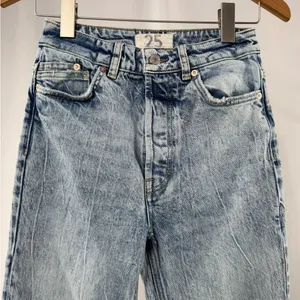 Free People x We The Free Zuri Mom Jean in Lived‎ Size 25 thumbnail 4